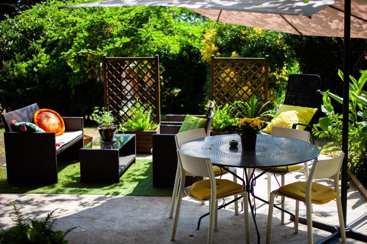 Ferienwohnung Mirguet Au Jardin Saint-Elix-le-Chateau Exterior foto