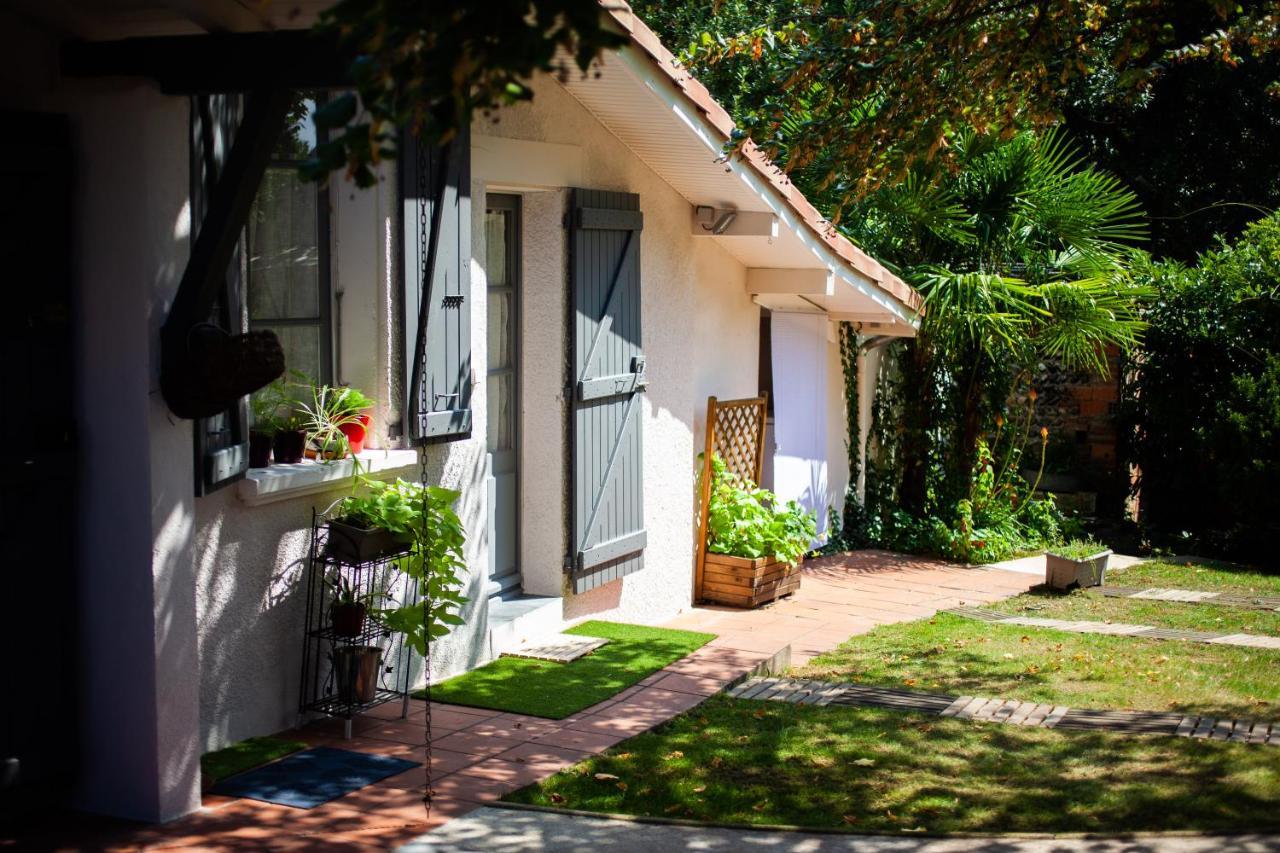 Ferienwohnung Mirguet Au Jardin Saint-Elix-le-Chateau Exterior foto